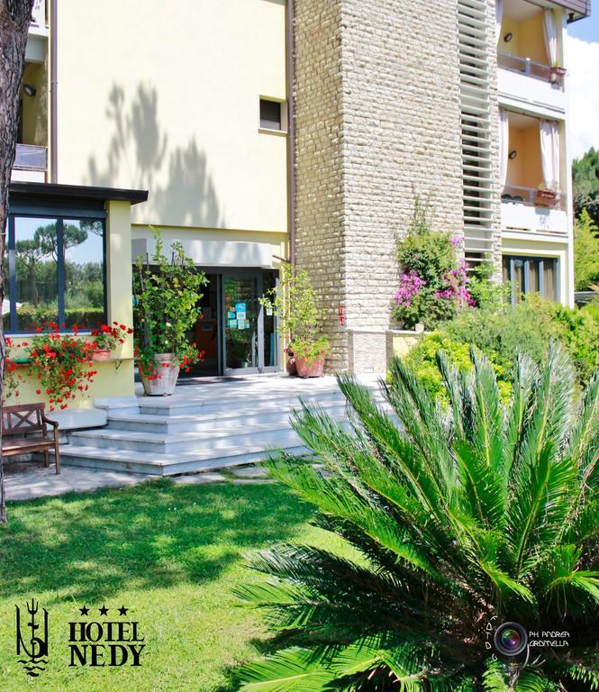 Hotel Nedy Marina di Massa Zewnętrze zdjęcie