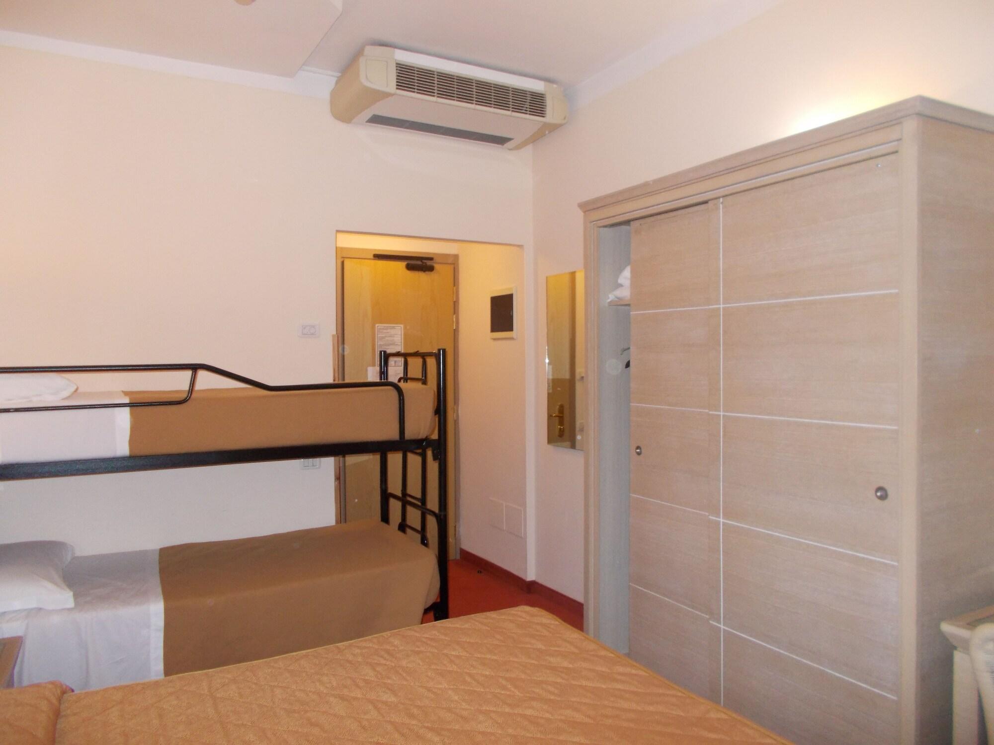 Hotel Nedy Marina di Massa Zewnętrze zdjęcie