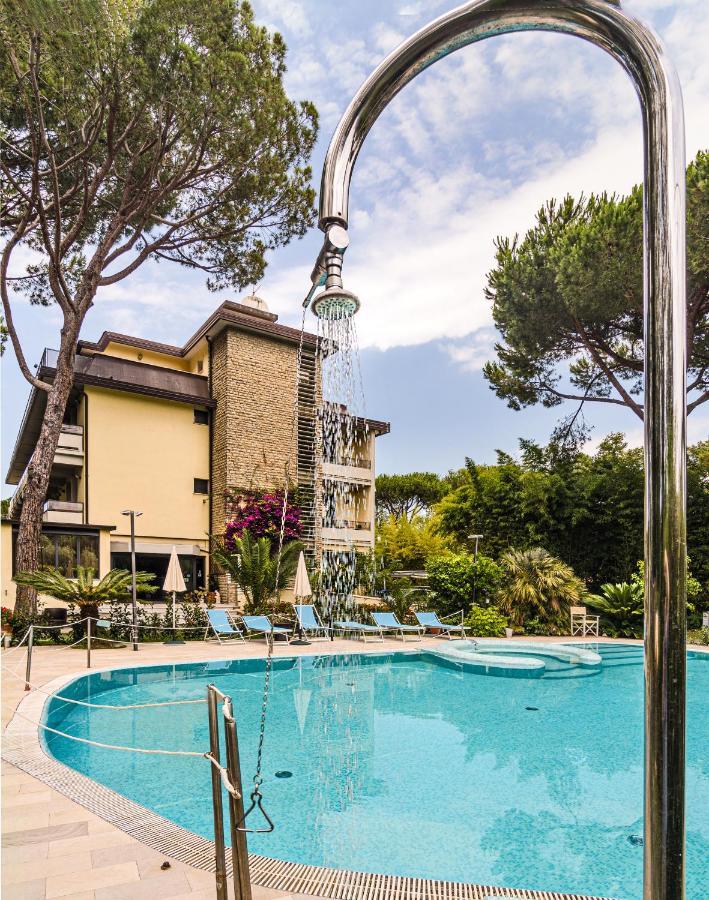 Hotel Nedy Marina di Massa Zewnętrze zdjęcie