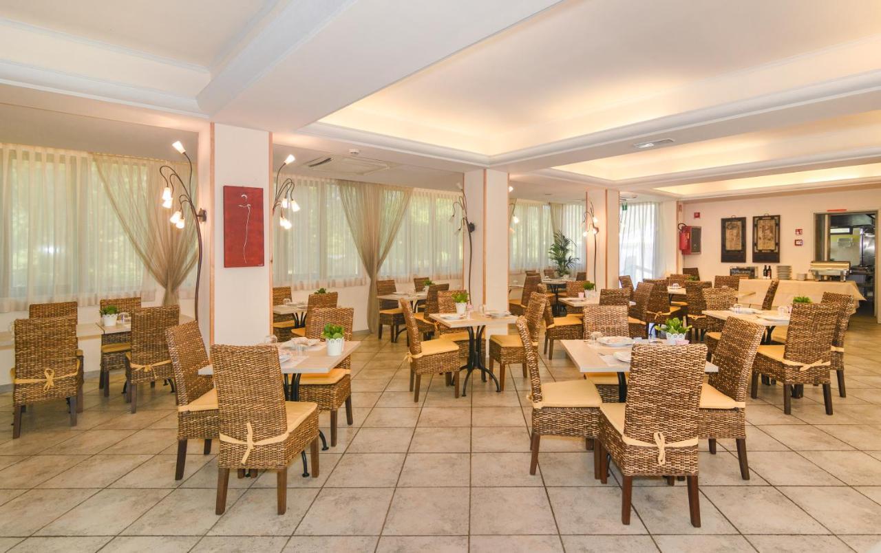 Hotel Nedy Marina di Massa Zewnętrze zdjęcie