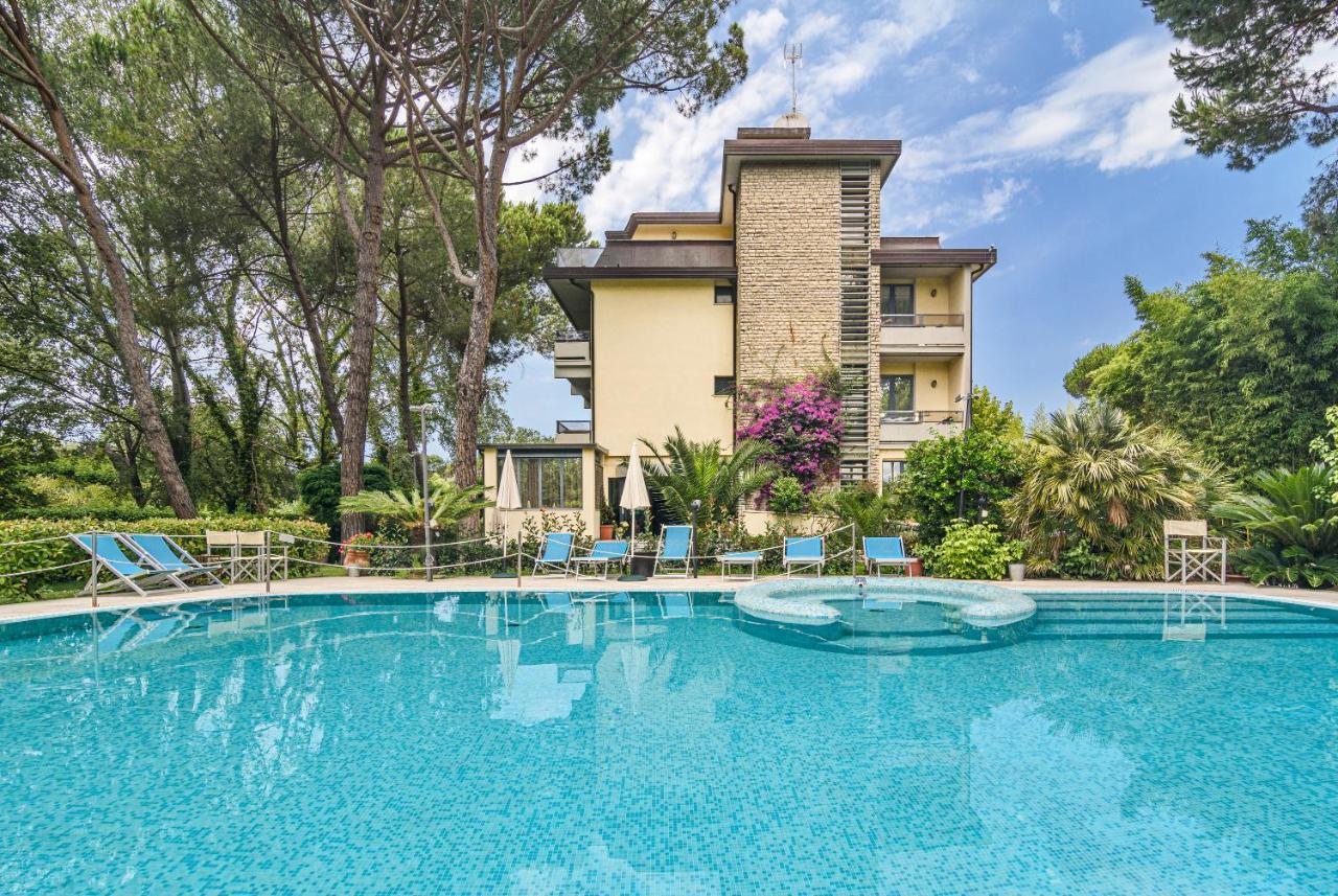 Hotel Nedy Marina di Massa Zewnętrze zdjęcie