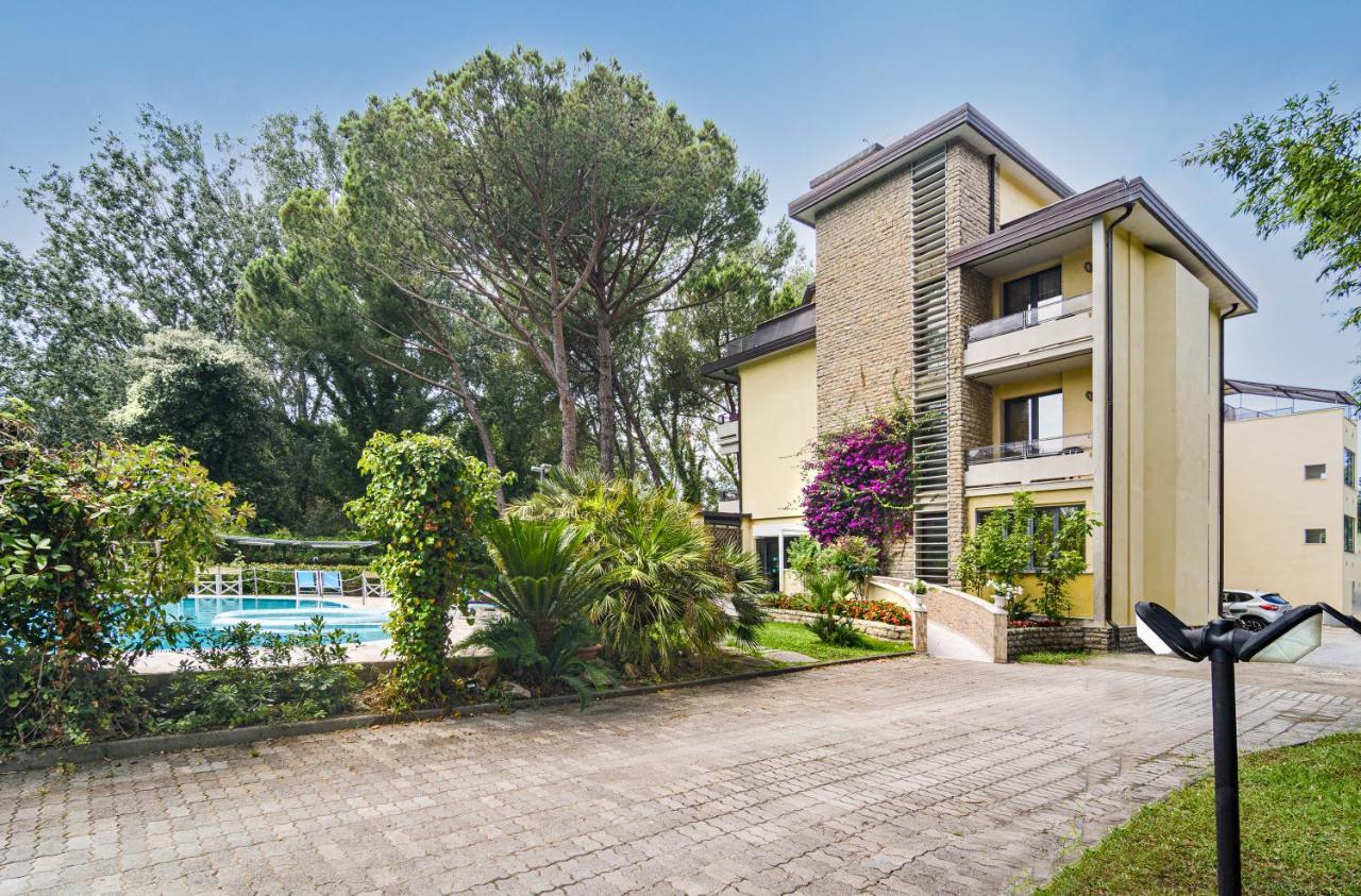 Hotel Nedy Marina di Massa Zewnętrze zdjęcie
