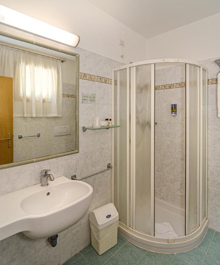Hotel Nedy Marina di Massa Zewnętrze zdjęcie