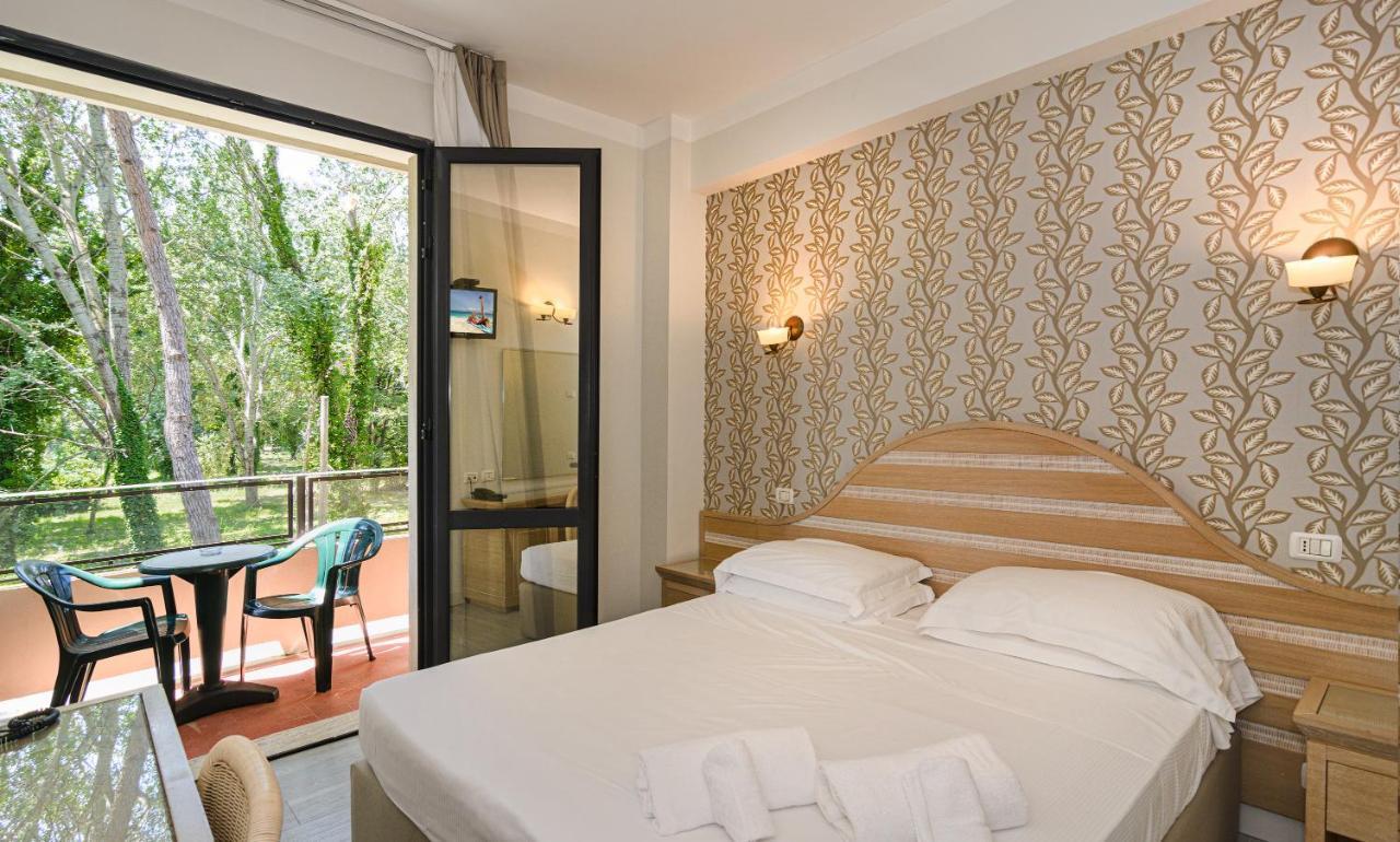 Hotel Nedy Marina di Massa Zewnętrze zdjęcie