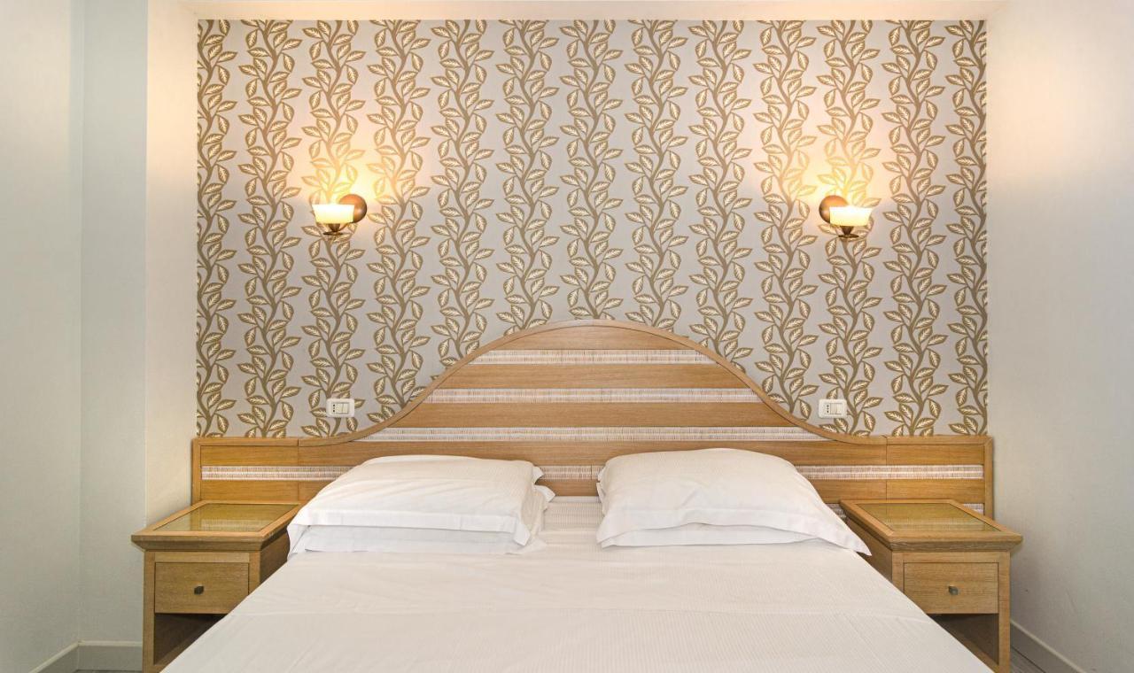 Hotel Nedy Marina di Massa Zewnętrze zdjęcie