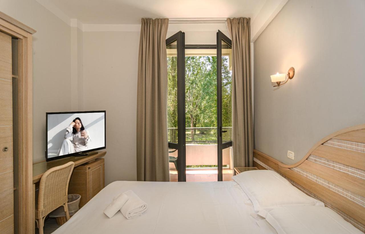 Hotel Nedy Marina di Massa Zewnętrze zdjęcie