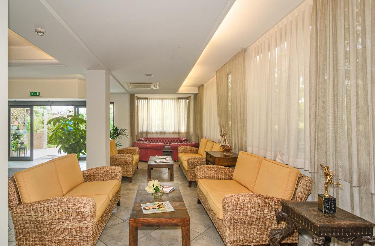 Hotel Nedy Marina di Massa Zewnętrze zdjęcie